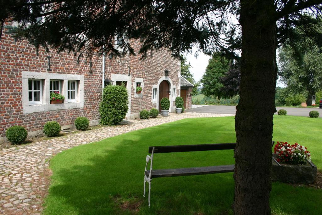 B&B Aux Beaux Buis Blegny Exterior photo